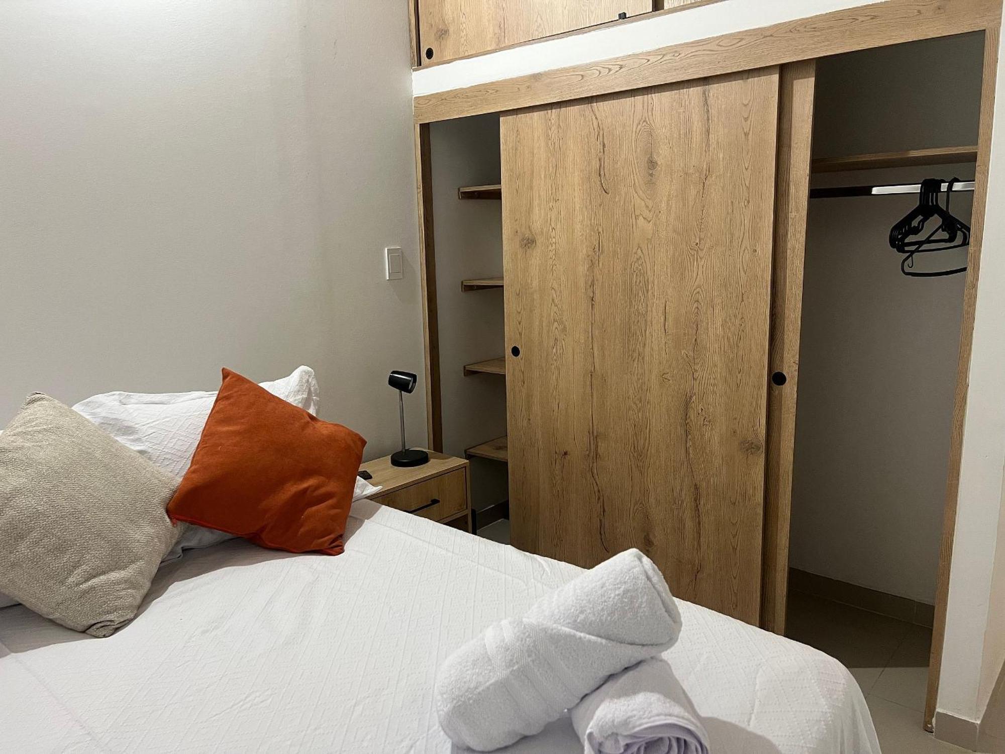 Apartamento Espectacular En Laureles - 2 *